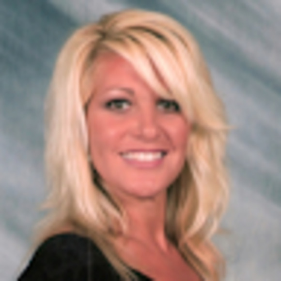 Meet your Posher, Nicole - Picture 1 of 1